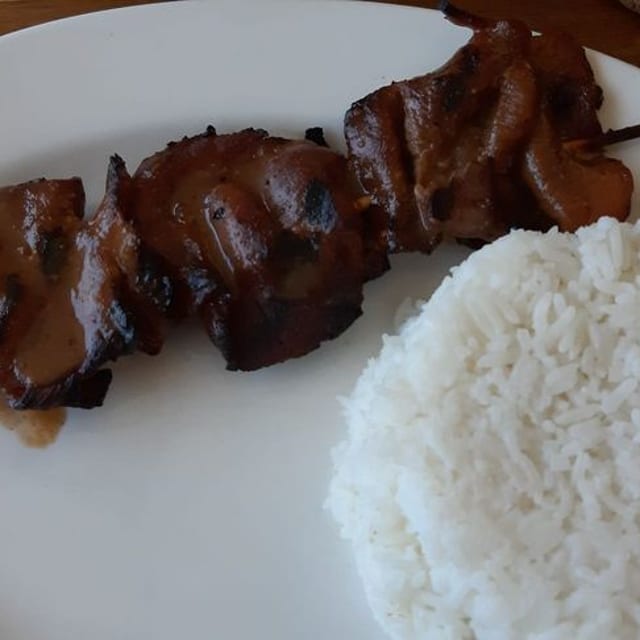 2 Sticks BBQ Pork with 1 White Rice.